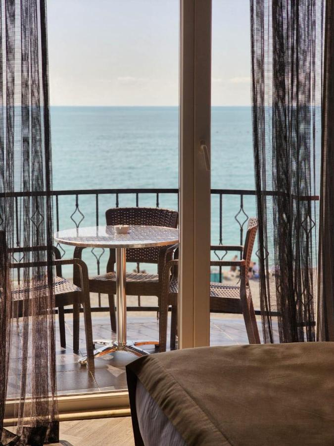 Hotel Neptun Kvariati Bagian luar foto