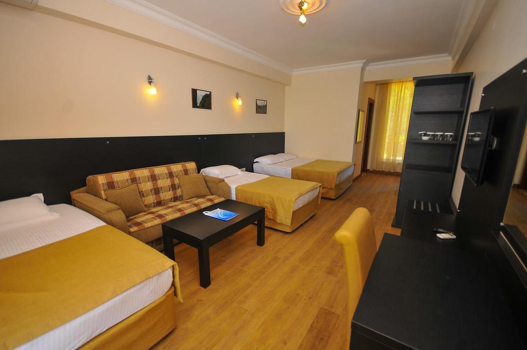 Hotel Neptun Kvariati Bagian luar foto