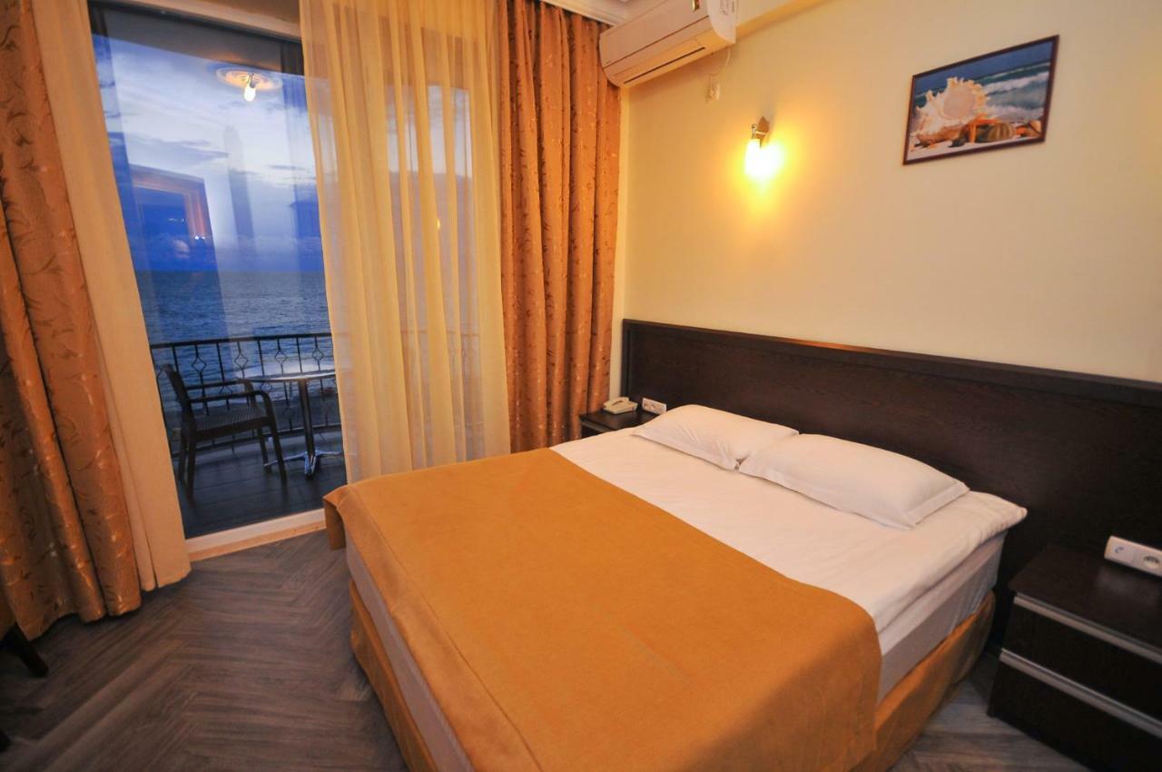 Hotel Neptun Kvariati Bagian luar foto